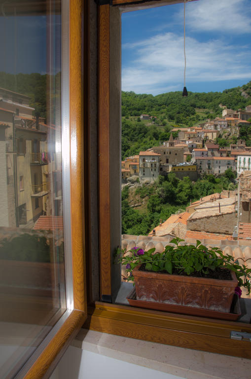 B&B La Perla Nelle Dolomiti Castelmezzano Exterior foto